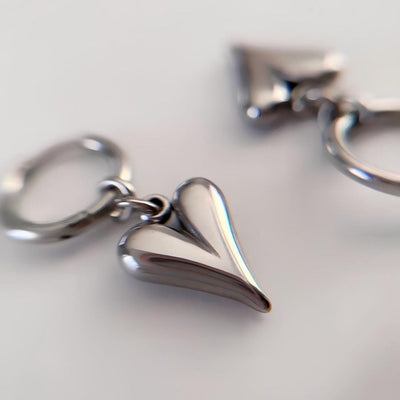 Fashionable And Personalized Heart-shaped Pendant