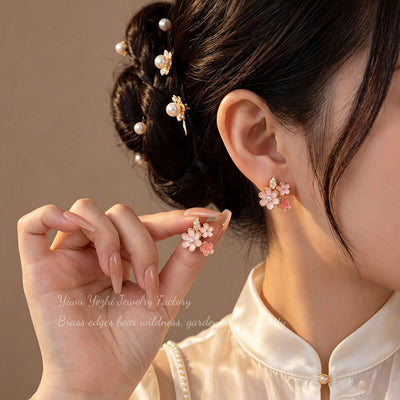 Boucles d'oreilles fleur rose transparentes style coréen nouveauté printemps-été 2026, clous doux sertis de strass, boucles fleur de cerisier élégantes et délicates