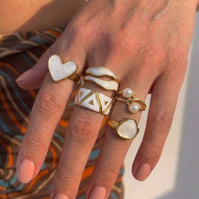 Bague en acier inoxydable en forme de cœur géométrique sertie de perles