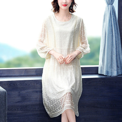 Robe en soie brodée 3D