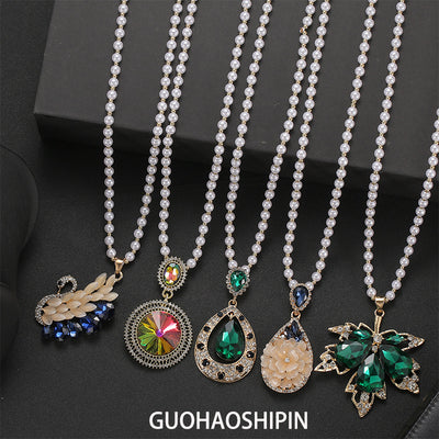 Sautoir fleur tendance polyvalent style coréen, accessoire automne/hiver, long collier femme haut de gamme, pendentif camélia œil-de-chat